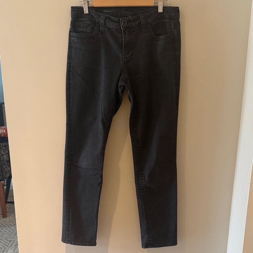 KUT Women's Black Straight Leg Jeans